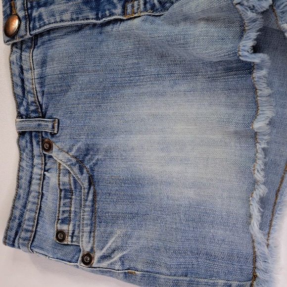 NOBO No Boundaries Embroidered Butterfly Raw Hem Jean Shorts Junior Size 15 - Picture 3 of 14